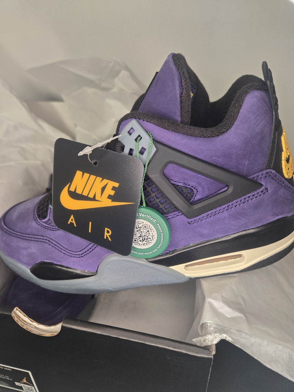 Air Jordan 4 Retro Basketball Sneakers